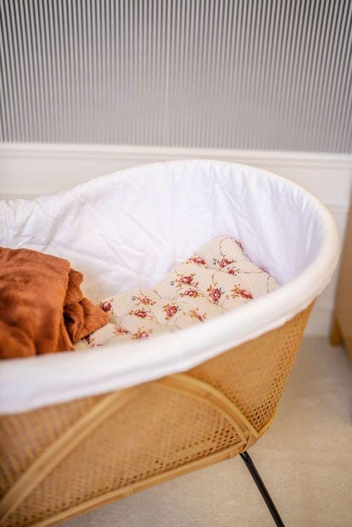chambre de bébé lit de bébé oreiller réconfortant cocon